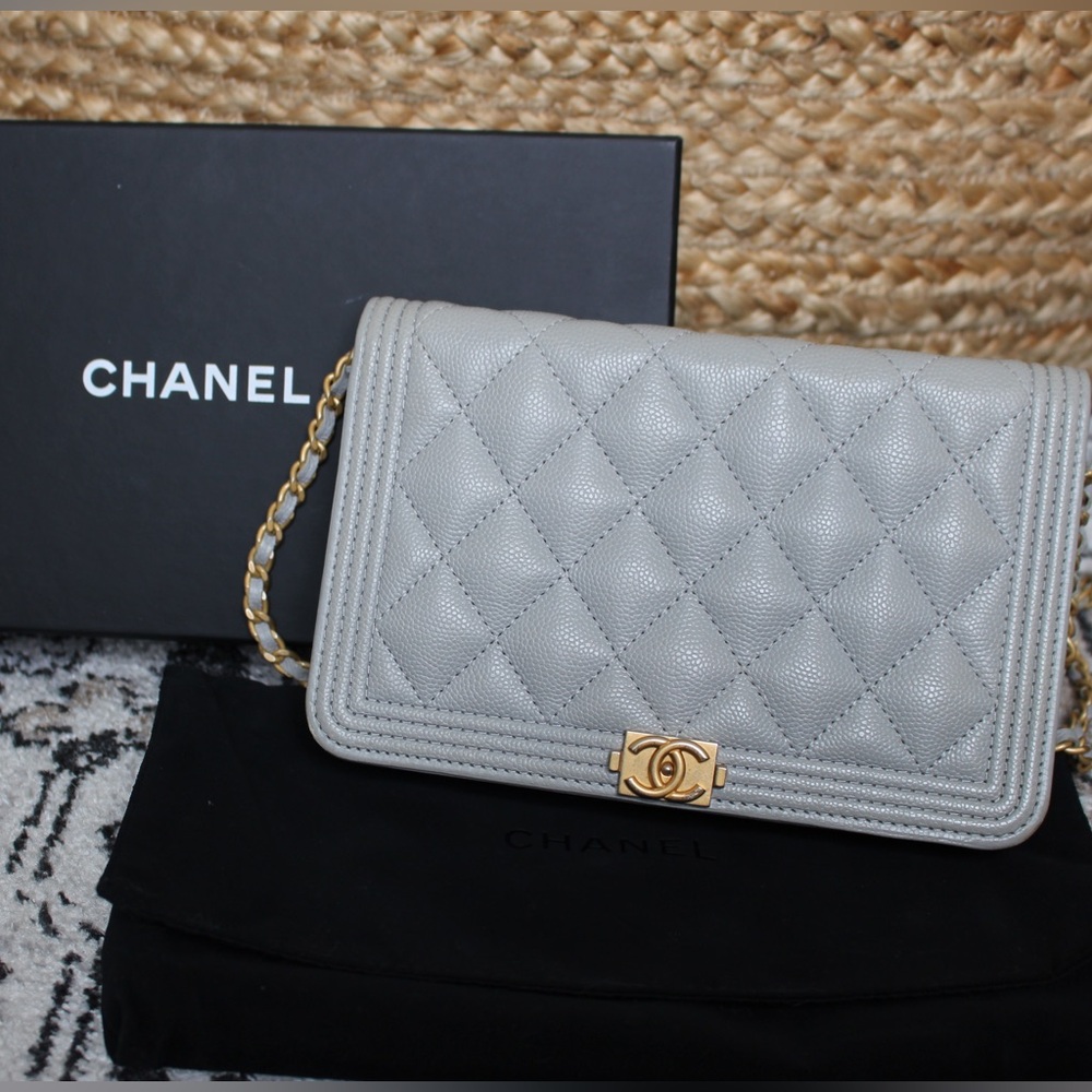 CHANEL Boy Wallet on Chain. Grey Caviar with gold hardware